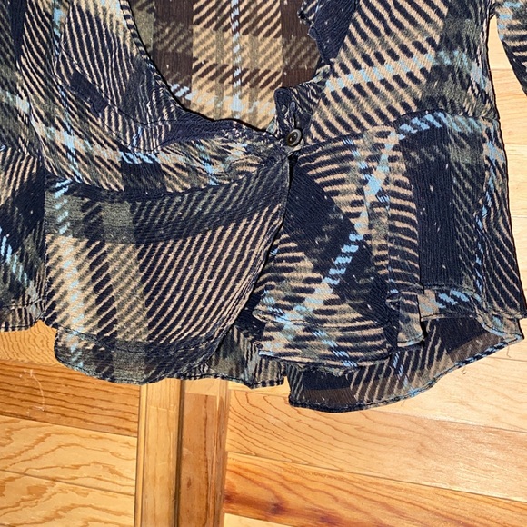 Jones New York Collection Ultra Sheer  Ruffled Neck Line & Sleeves 100% Silk - Picture 5 of 9